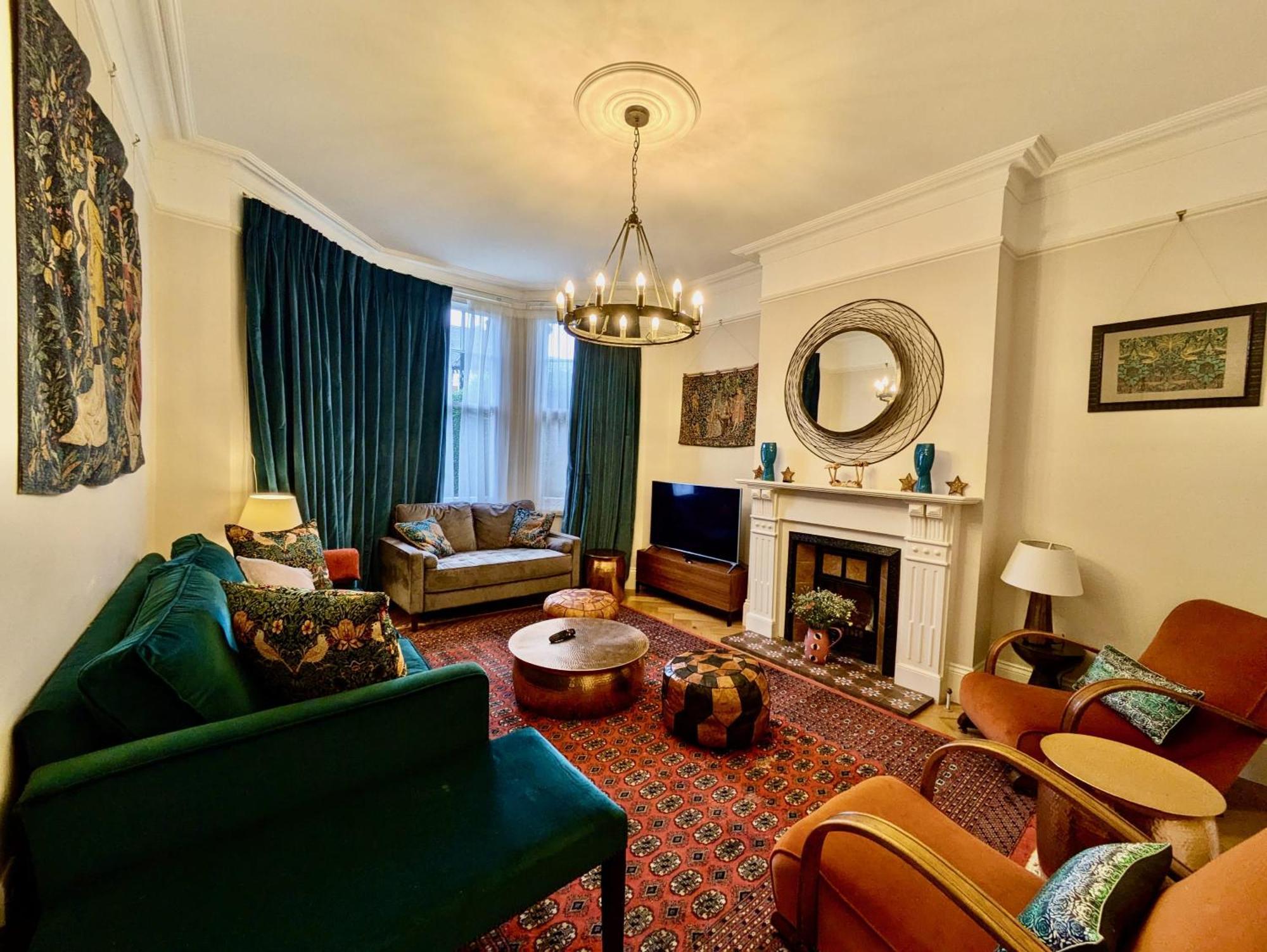 Impressive 5br Family In Leafy Ferienhaus *